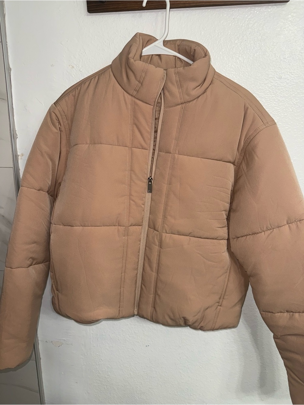 Women's TravisMathew Mont Blanc 3.0 Puffer Jacket - Picture 5 of 7